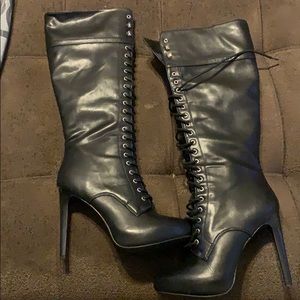 Fashion laced up boots